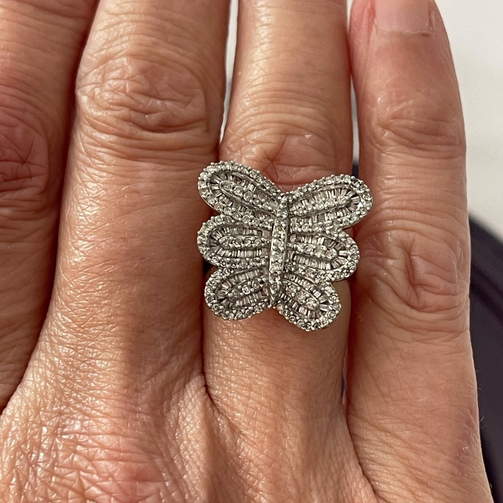 Ladies Diamond Butterfly ring - Picture 3 of 5